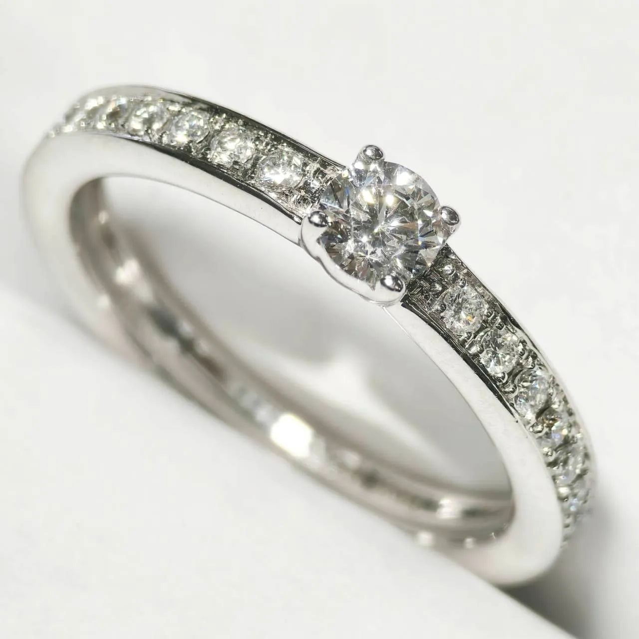 ダイヤモンド　リング　ホワイトゴールド　K18WG