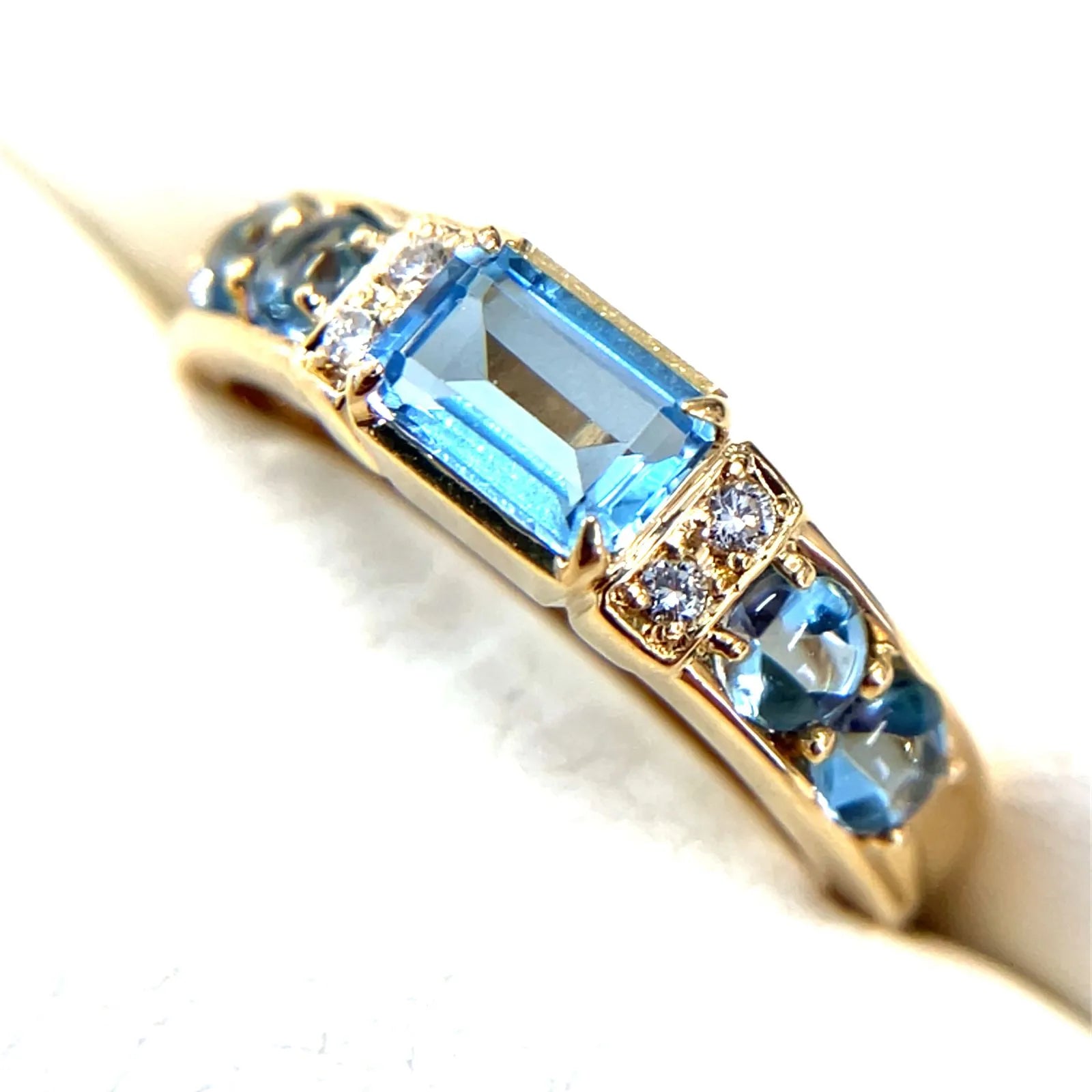 アクアマリン　リング　ゴールド　K18