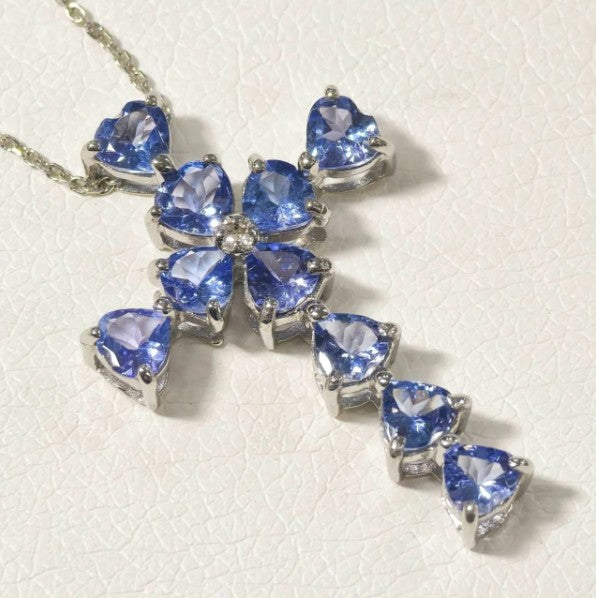 タンザナイト　クロスネックレス　ホワイトゴールド　K18WG