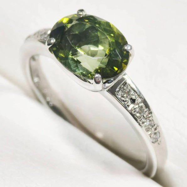 グリーントルマリン　リング　ホワイトゴールド　K18WG