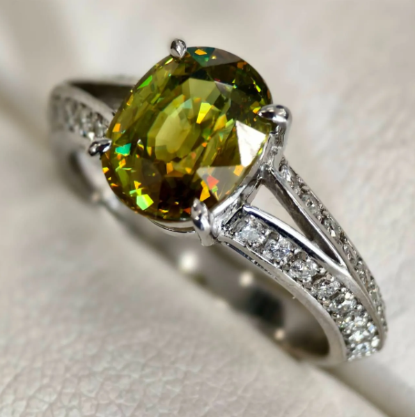 スフェーン　プラチナ　リング　Pt950