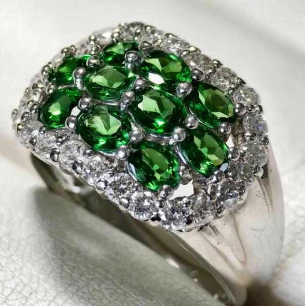 グリーンガーネット　プラチナ　リング　Pt900