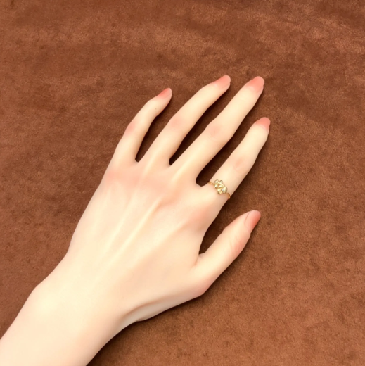 ダイヤモンド　花　モチーフ　ゴールド　リング　K18
