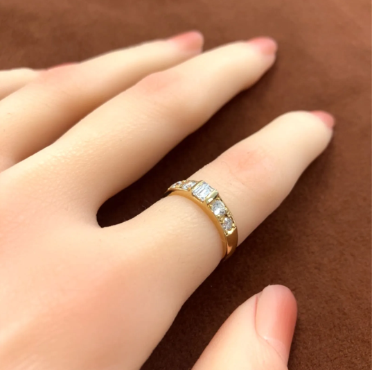 エメラルドカット　ダイヤモンド　ゴールド　リング　K18