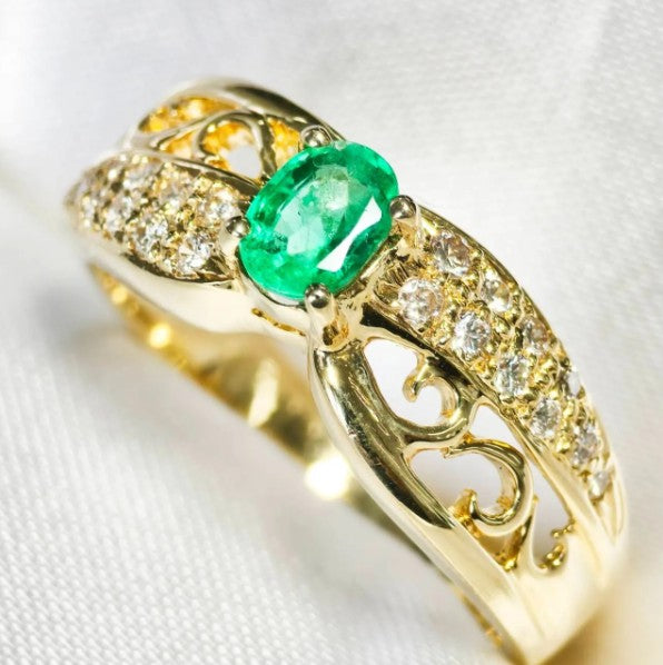 エメラルド　ゴールド　リング　K18