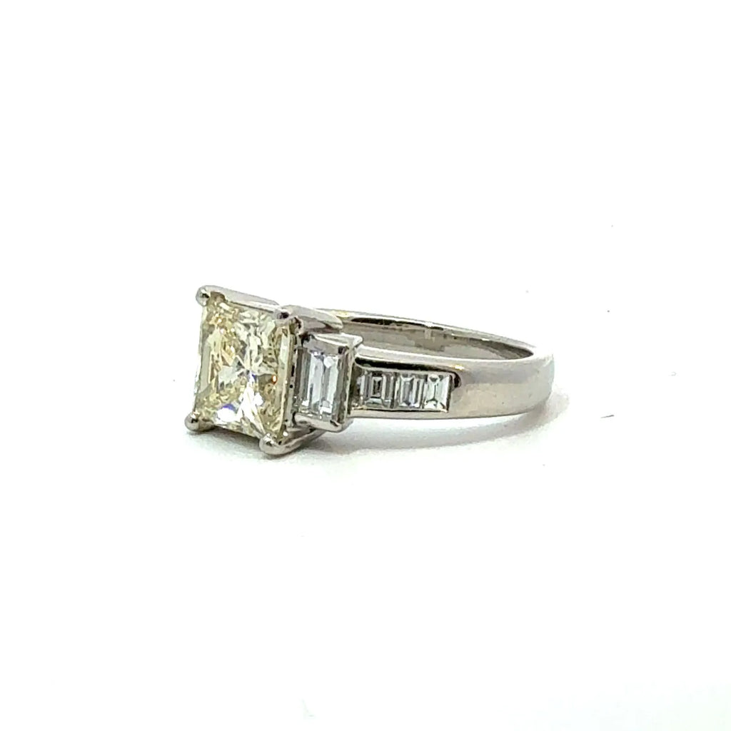 2.011ct　プリンセスカット　ダイヤモンド　リング　プラチナ　Pt900