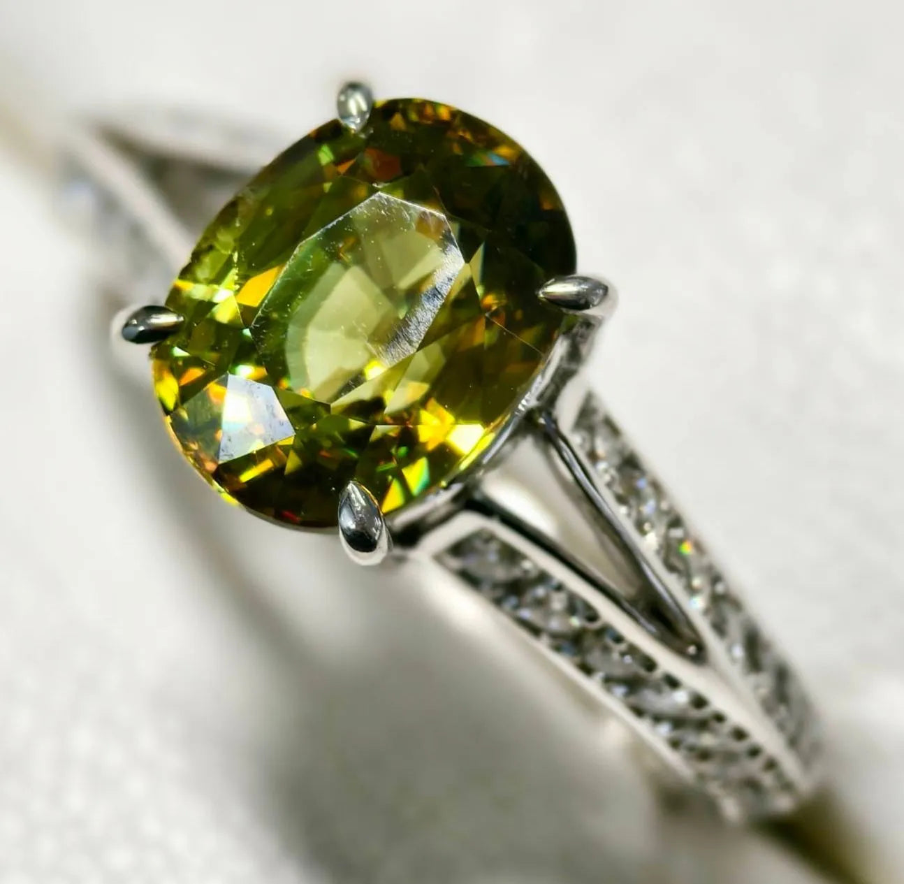 スフェーン　プラチナ　リング　Pt950