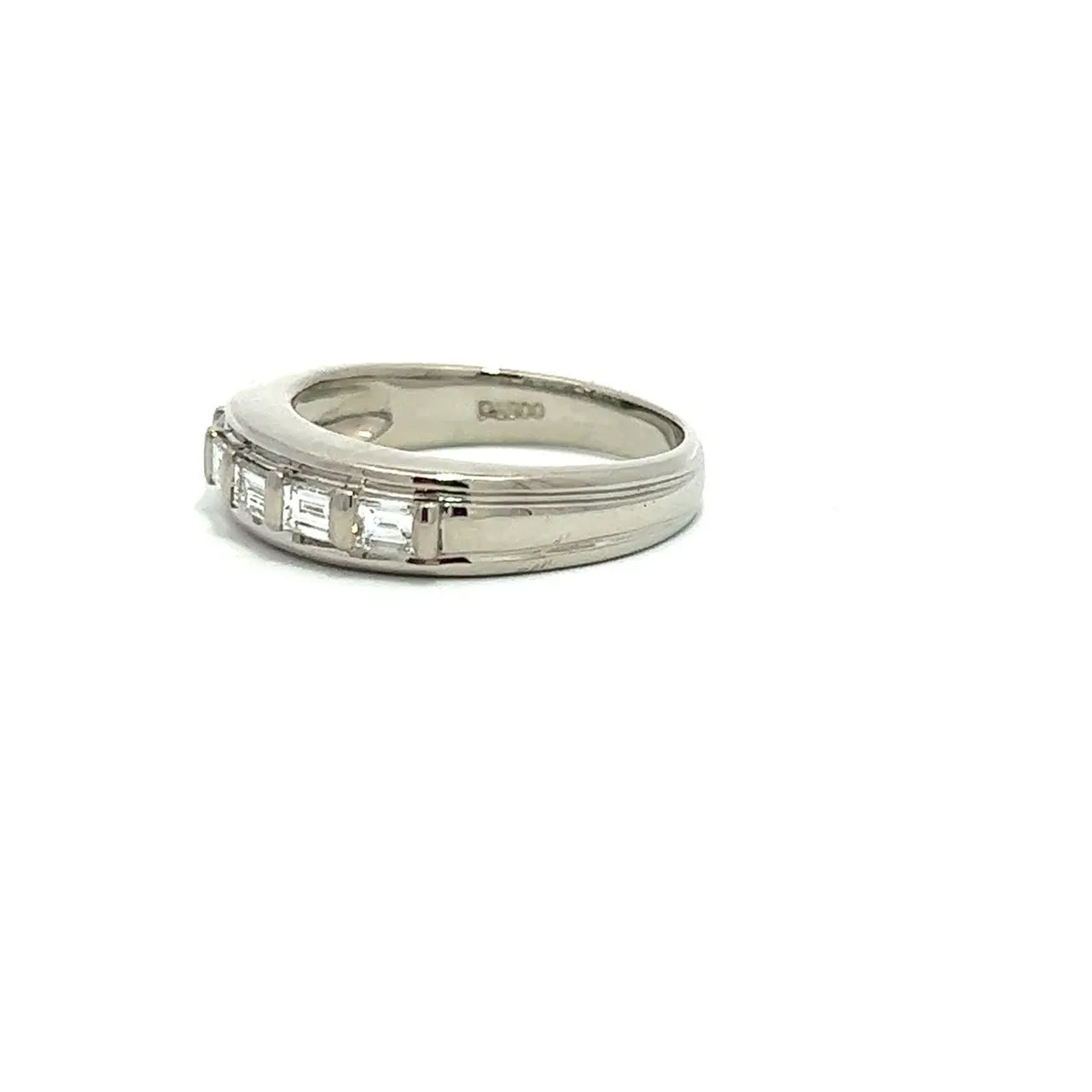 バケットカット　ダイヤモンド　プラチナ　リング　Pt900