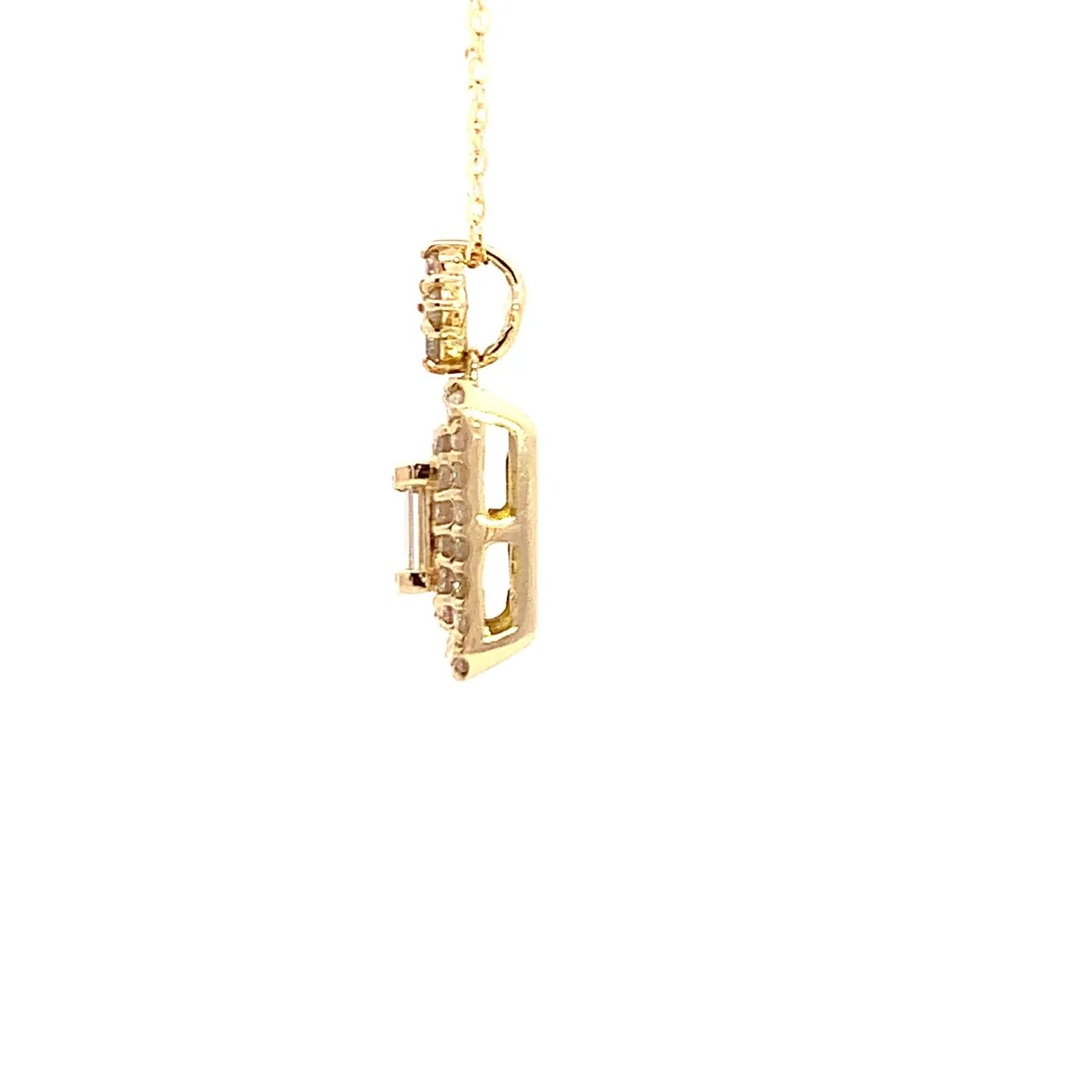 ダイヤモンド　エメラルドカット　ネックレス　ゴールド　K18