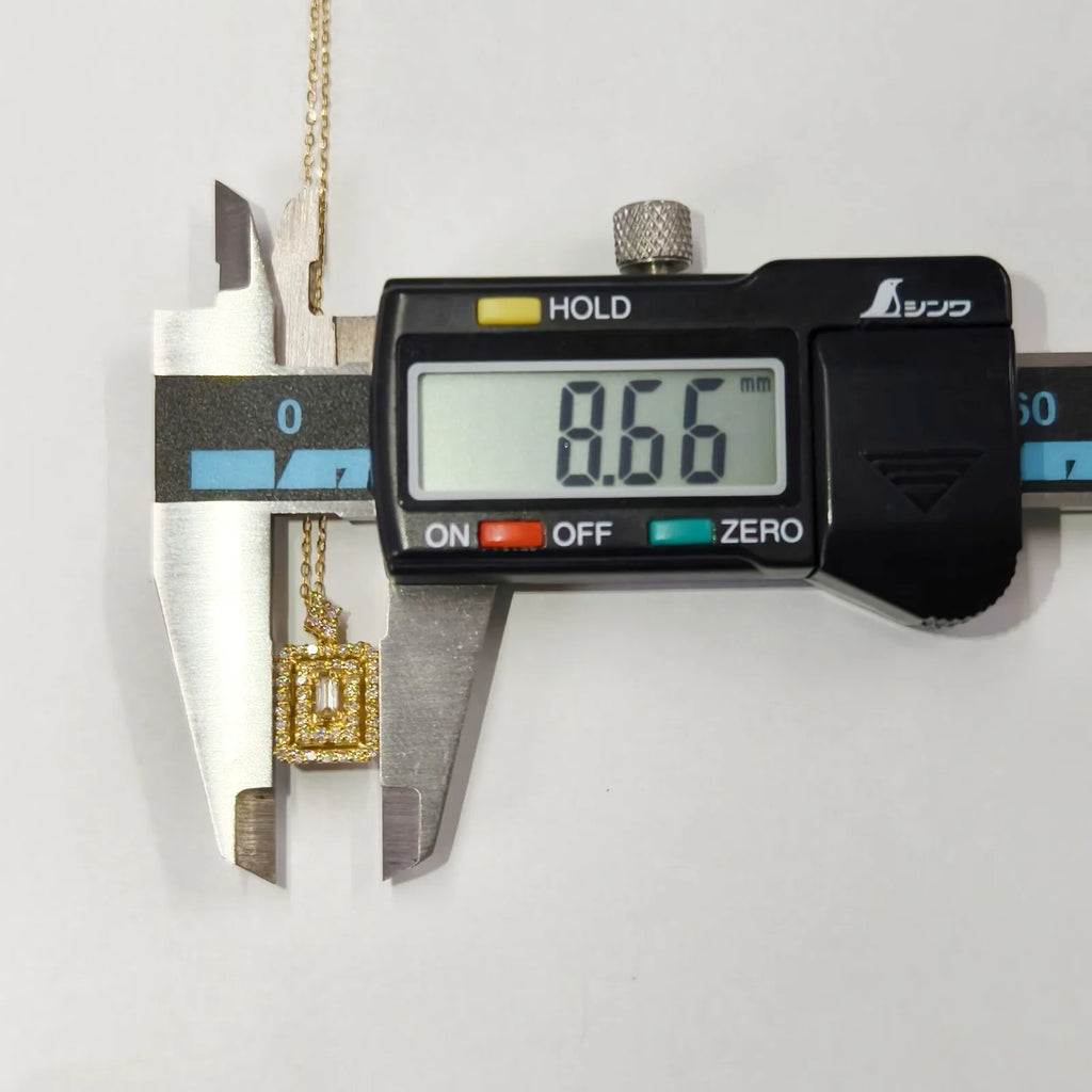 ダイヤモンド　エメラルドカット　ネックレス　ゴールド　K18