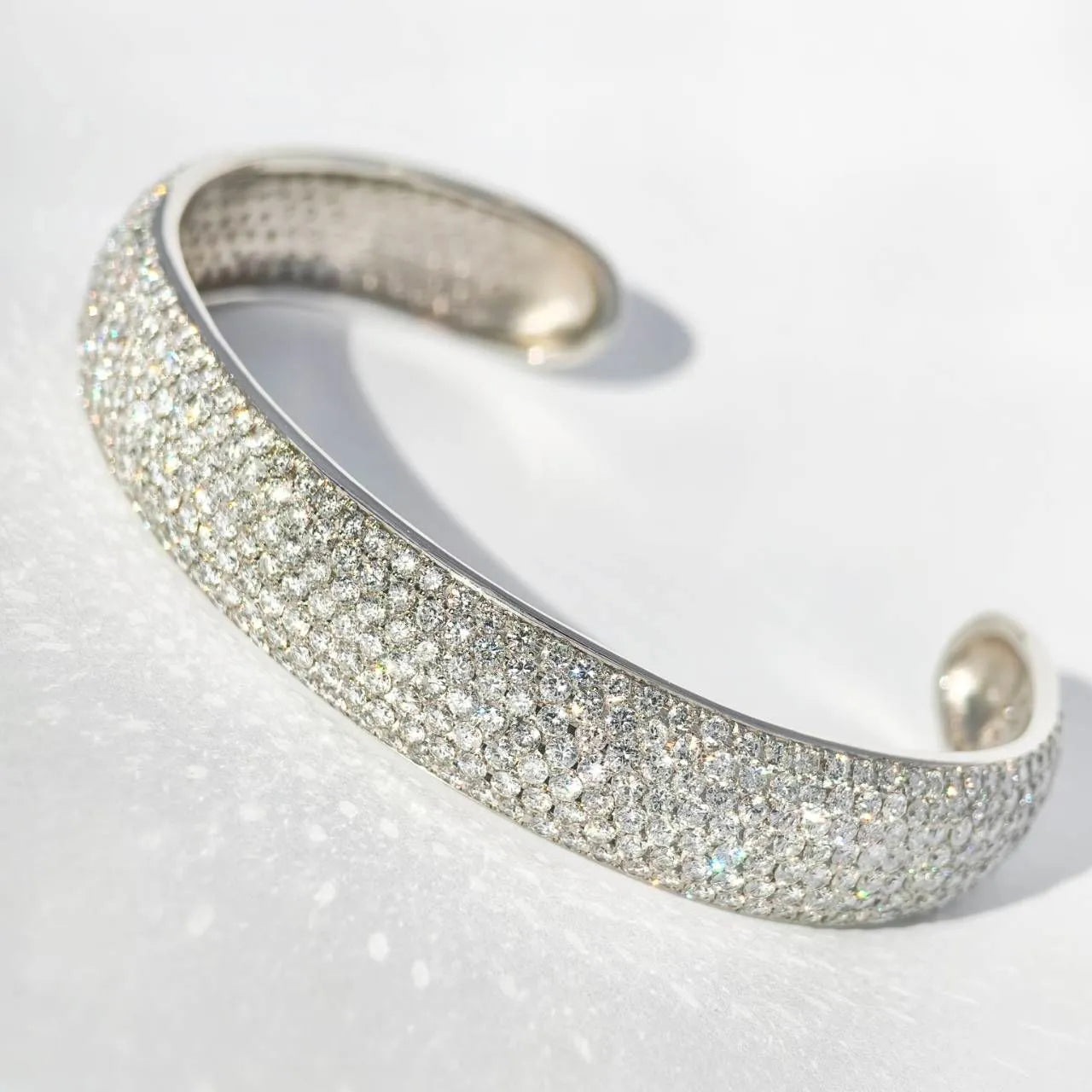 11.160ｃｔ　ダイヤモンド　パヴェ　バングル　プラチナ　PT900