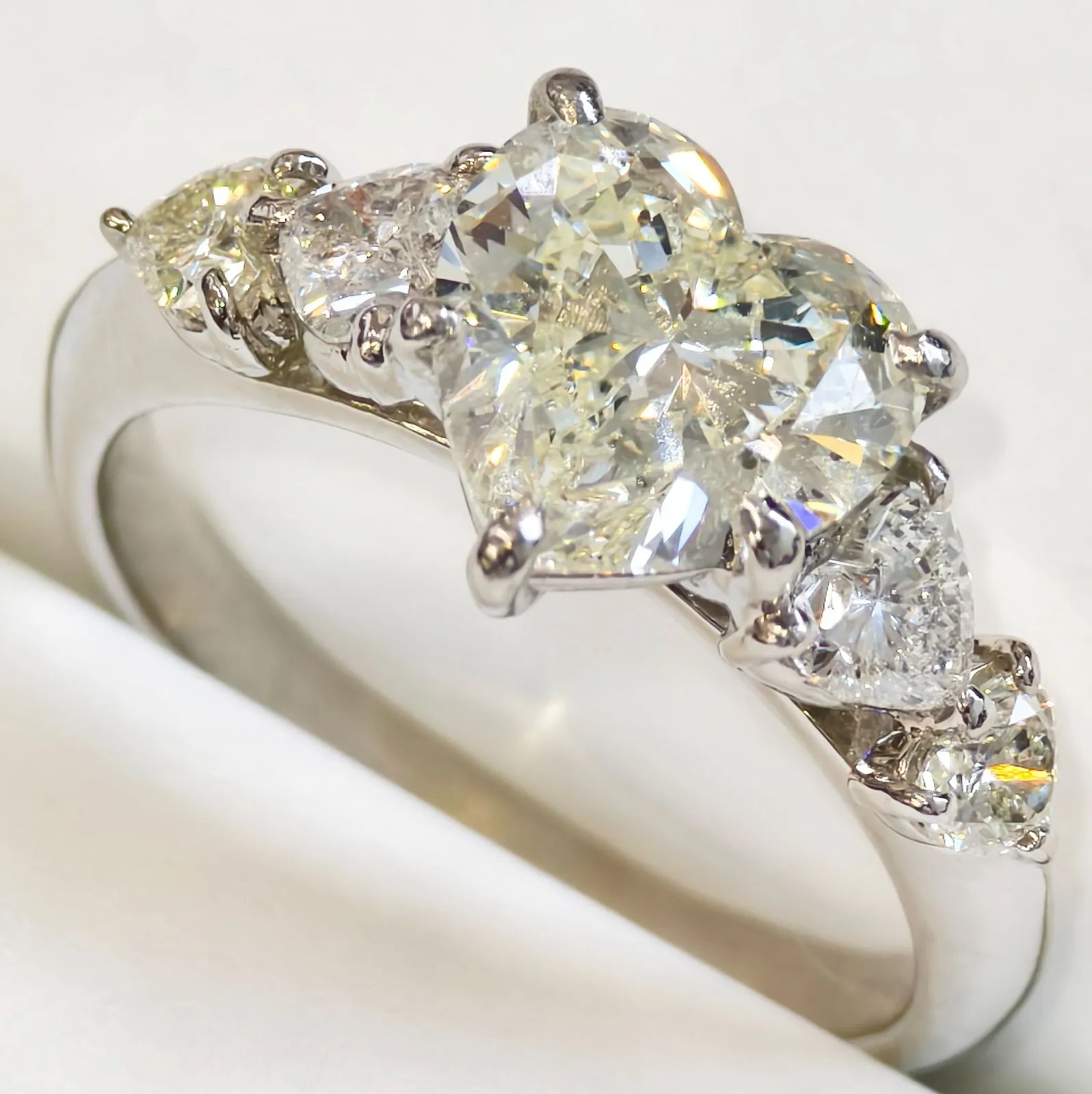 2.040ct　SI1 ハートシェープカット ダイヤモンド リング プラチナ Pt900