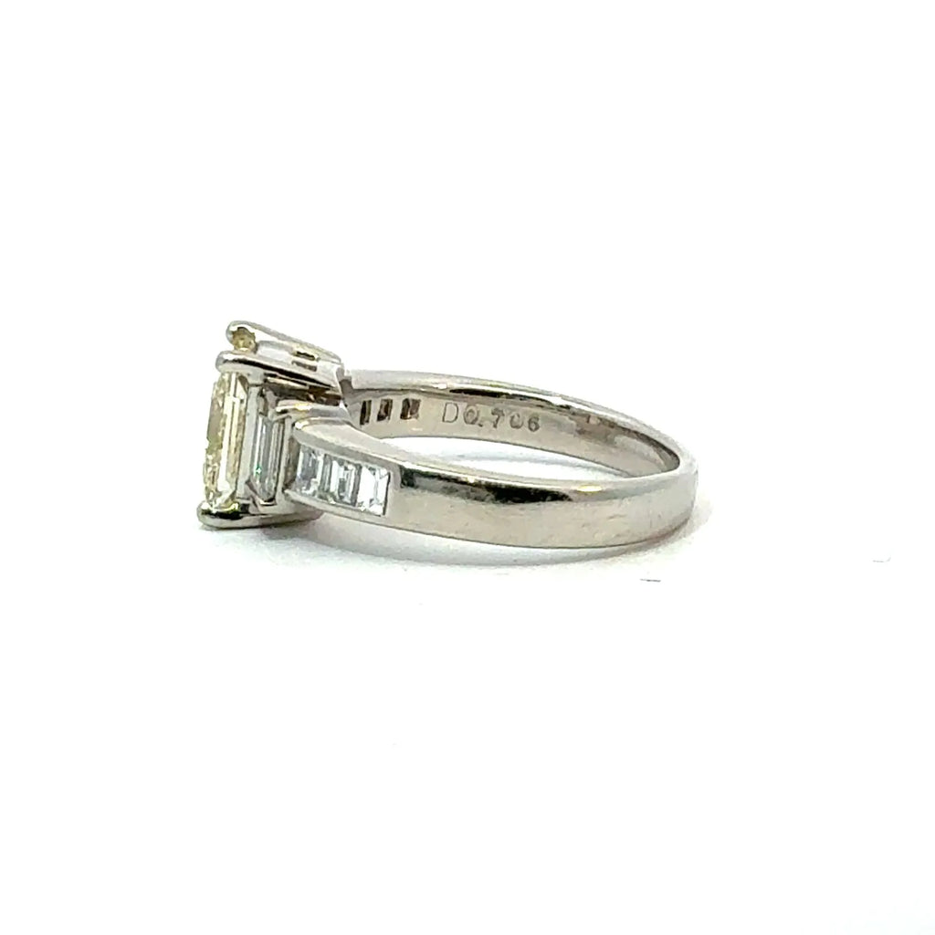 2.011ct　プリンセスカット　ダイヤモンド　リング　プラチナ　Pt900
