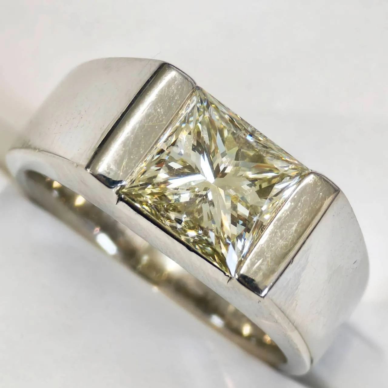 3.011ct　プリンセスカット　ダイヤモンド　リング　プラチナ　Pt900