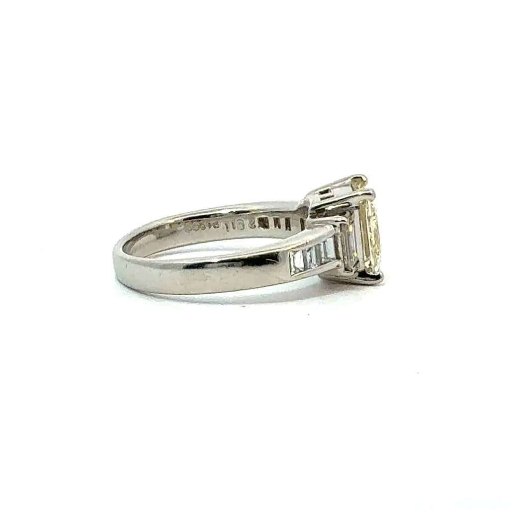 2.011ct　プリンセスカット　ダイヤモンド　リング　プラチナ　Pt900