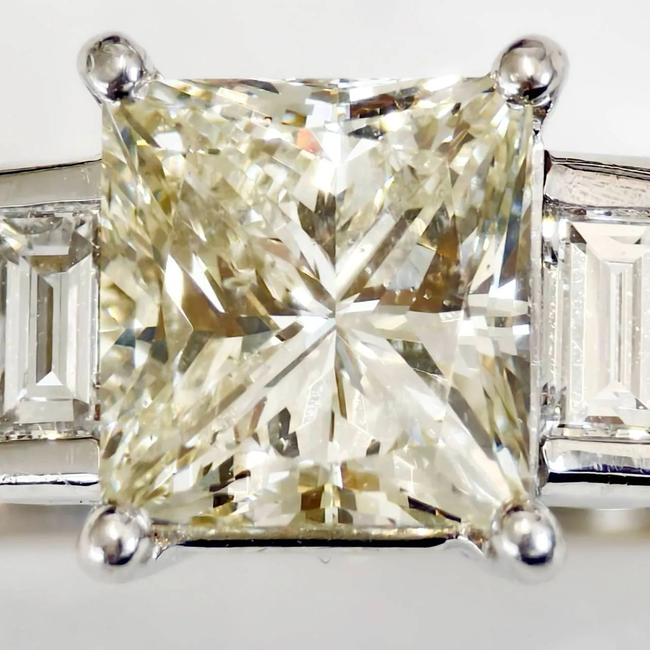 2.011ct　プリンセスカット　ダイヤモンド　リング　プラチナ　Pt900
