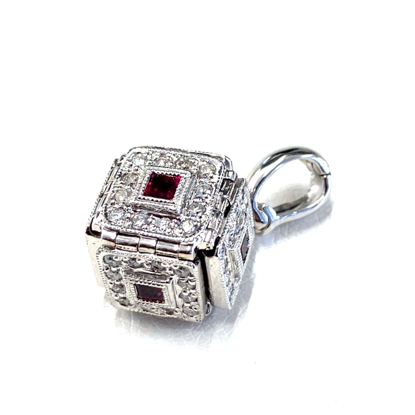 可変　クロス　キューブ　ルビー　ペンダントトップ　チャーム　K18WG