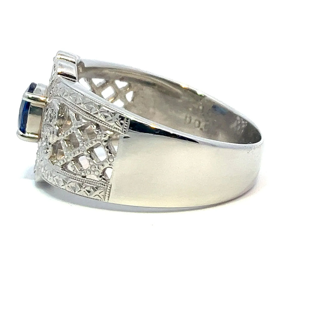 サファイヤ　リング　PT900　プラチナ