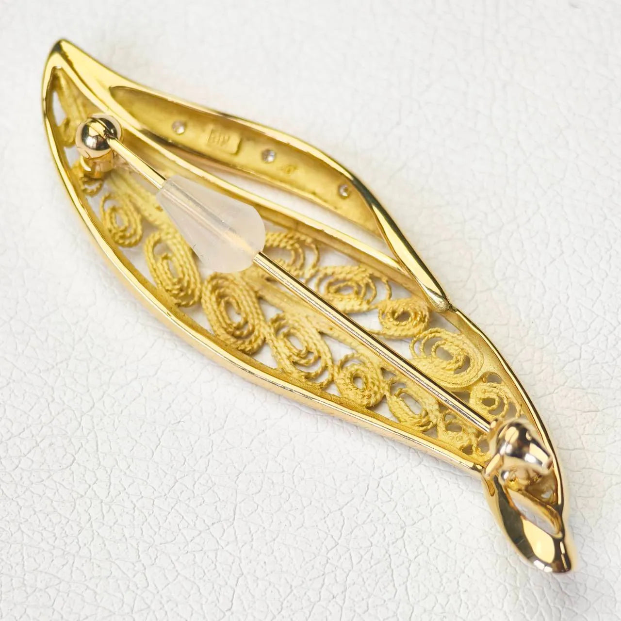 ダイヤモンド　ブローチ　ゴールド　K18