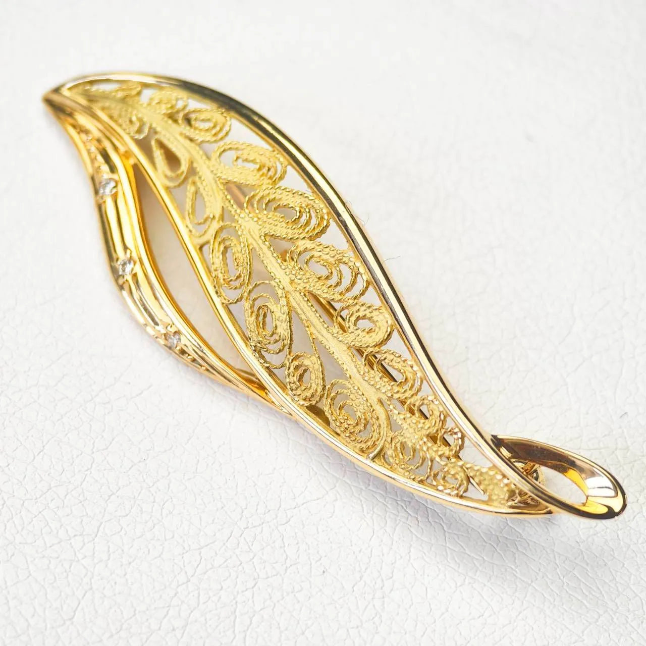 ダイヤモンド　ブローチ　ゴールド　K18