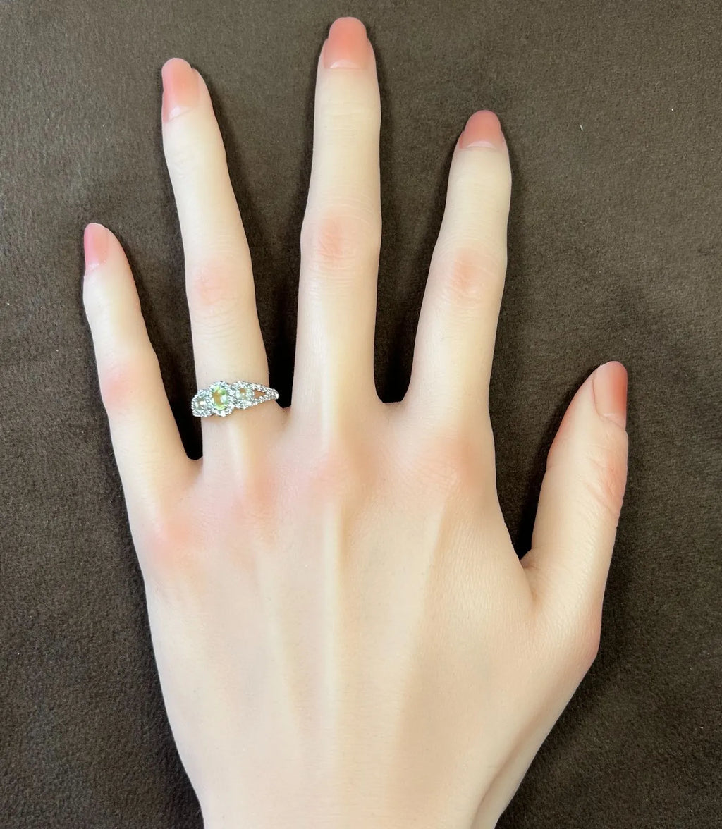 訳アリ 稀少 　ハイアライト（蛍光性を持ったオパール）　プラチナ　リング　Pt900