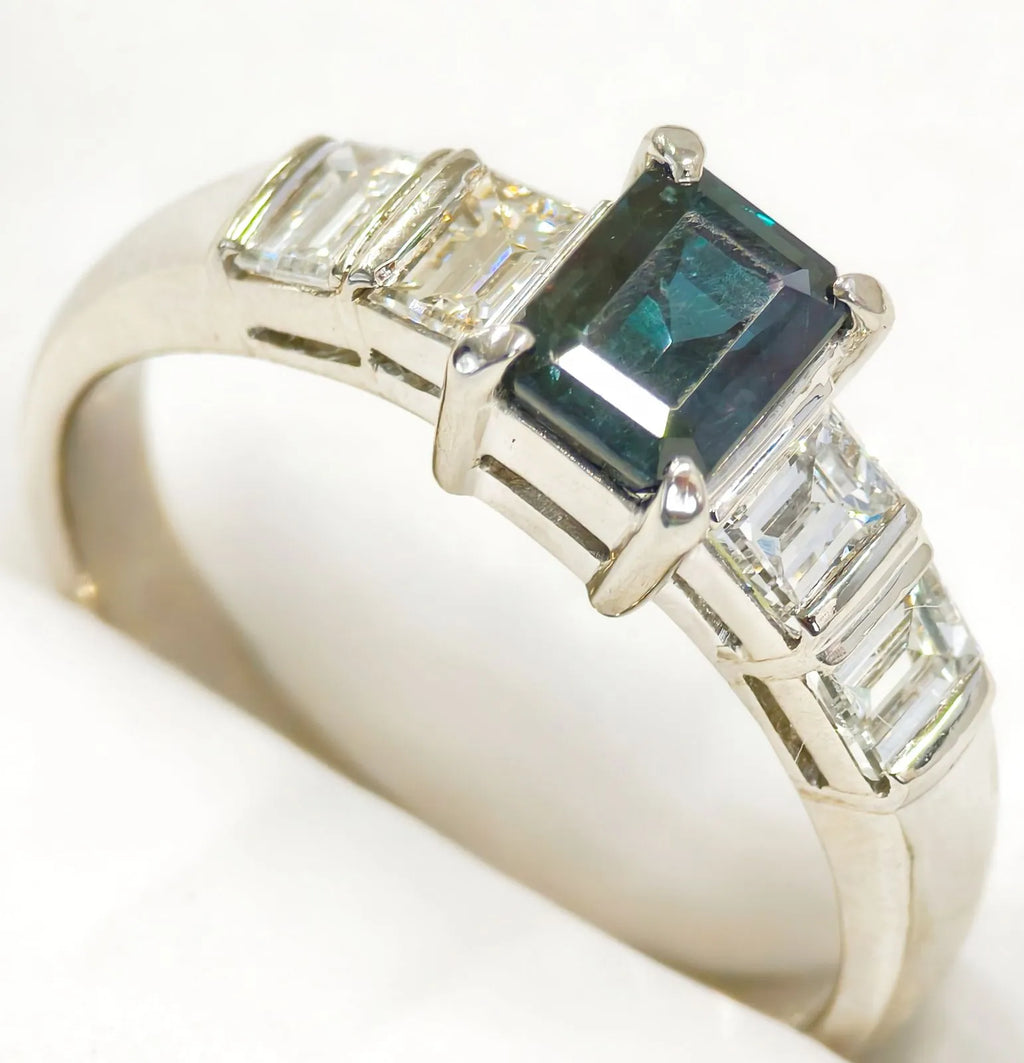 アレキサンドライト　リング　プラチナ　Pt900　鑑別書あり