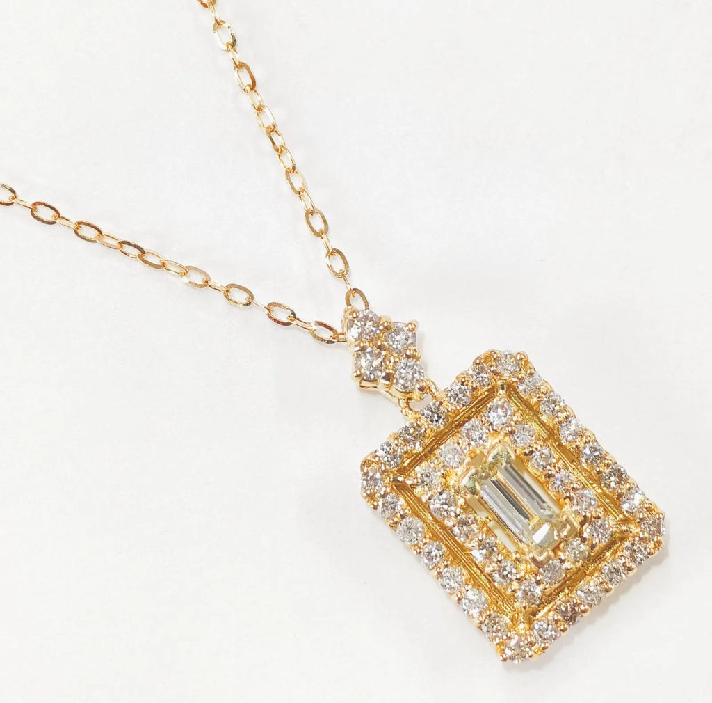 ダイヤモンド　エメラルドカット　ネックレス　ゴールド　K18