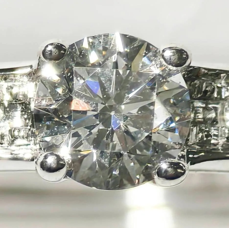 ダイヤモンド　リング　ホワイトゴールド　K18WG