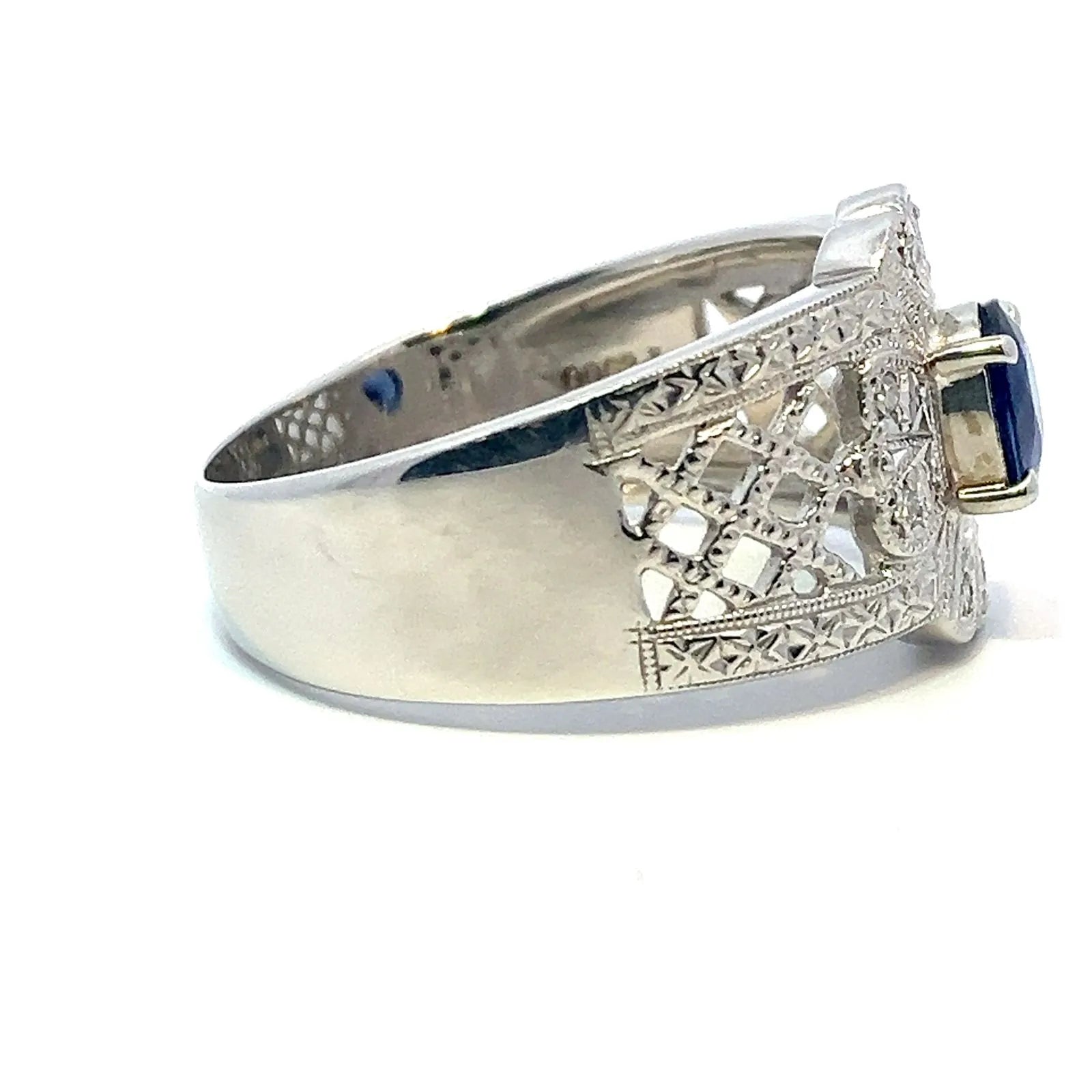 サファイヤ　リング　PT900　プラチナ