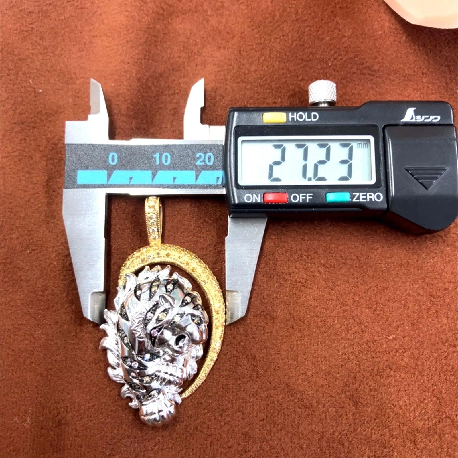 タイガー　虎　アニマル　モチーフ　ゴールド　ペンダント　トップ　K18/WG
